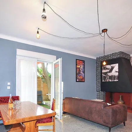 Cozy In With Swimming Pool Hébergement de vacances *